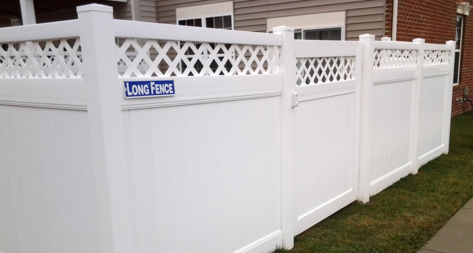White Vinyl Privacy Fence with Lattice