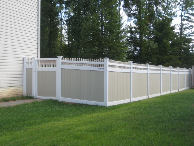 Vinyl Privacy Combo Fence and Gate