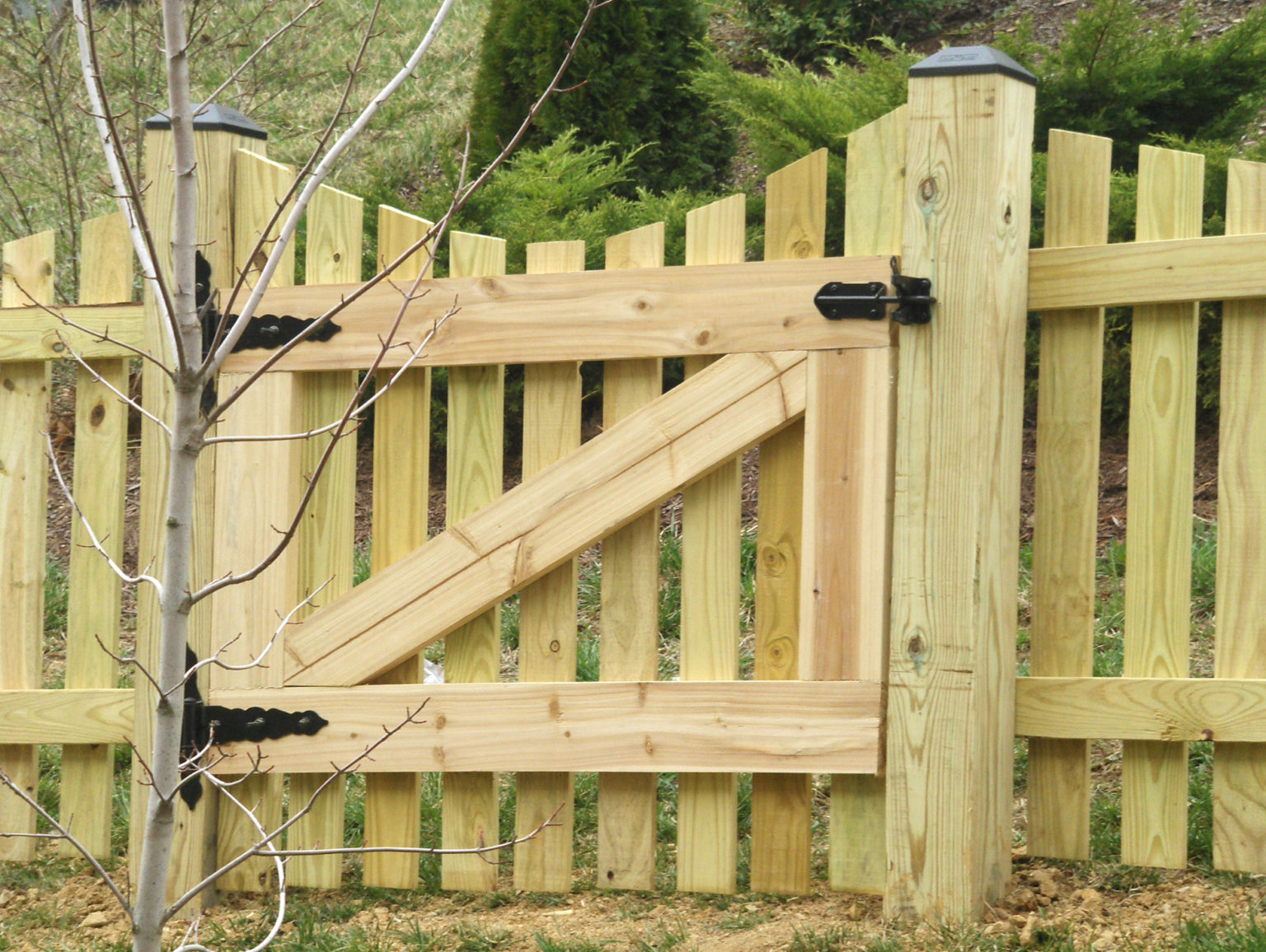 Choosing the Right Gate A Comprehensive Guide LongFence