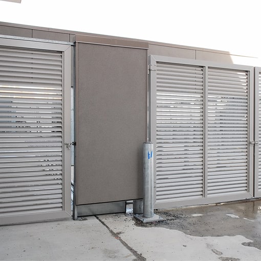 Louvered Screening Gate