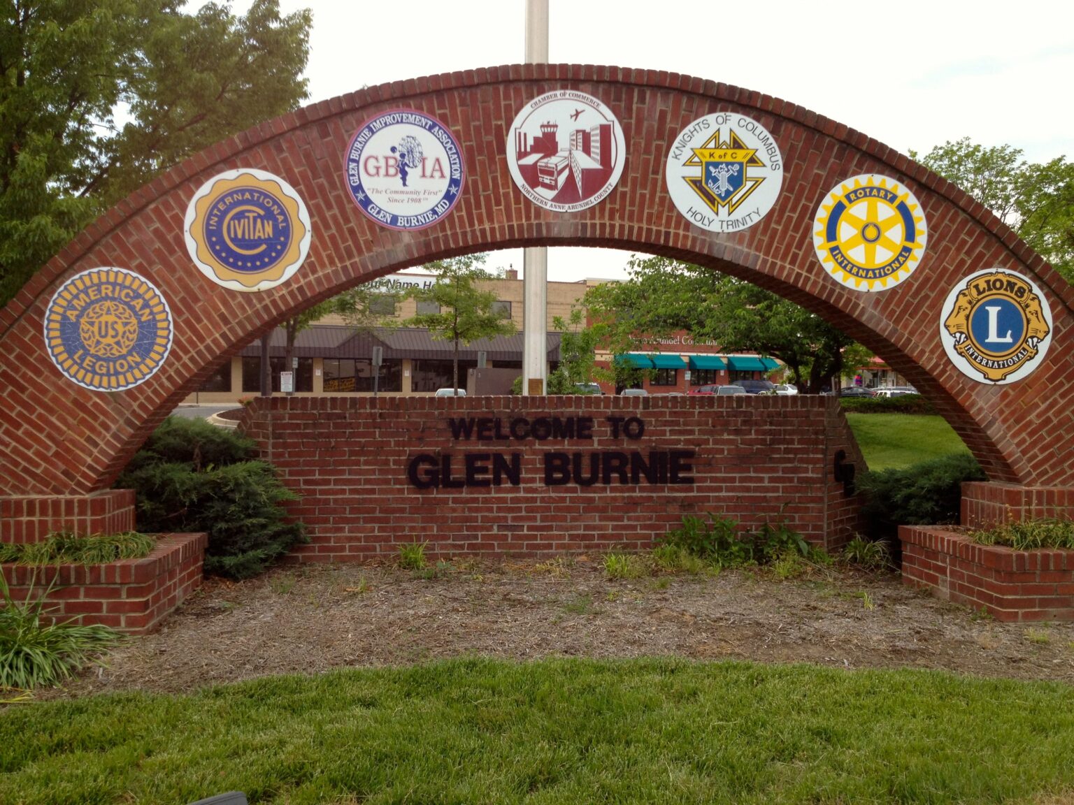 A Welcome to Glen Burnie sign